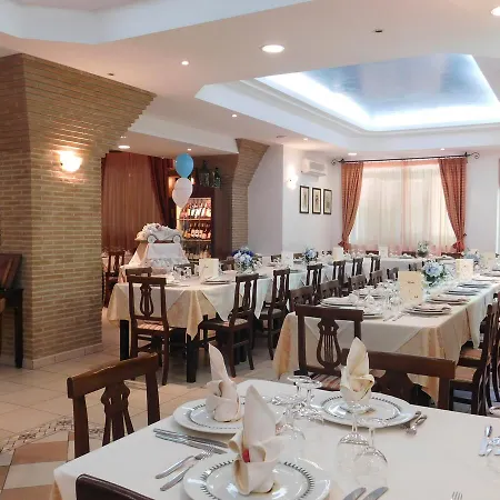 Ristorante Bocca Di Valle 3* グアルディアグレーレ